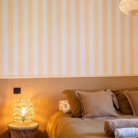 Cesune - Maison De Caractere Face Au - 13 Personnes * Port-en-Bessin-Huppain